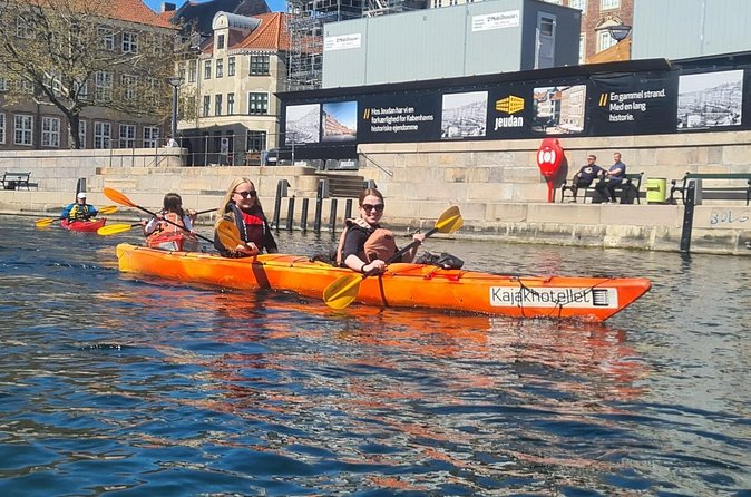 2 Hours Guided Kayak Tour in Copenhagen Harbor - The Royal Library and the Black Diamond
