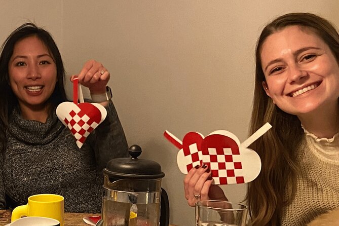 2 Hours Paper Hearts Weaving Activity in Copenhagen - Who gets the most from this experience