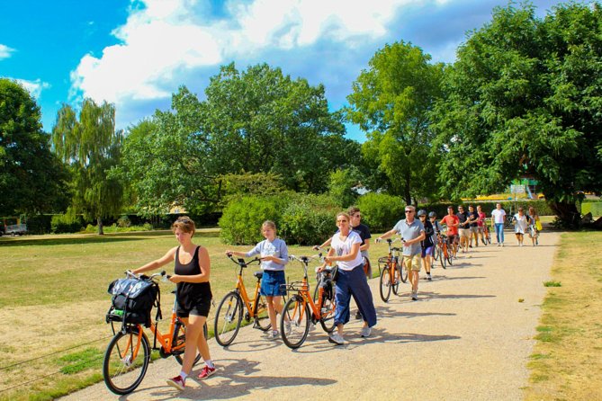 3-hour Copenhagen City Highlights Bike Tour - Churches, castles, and royal gardens