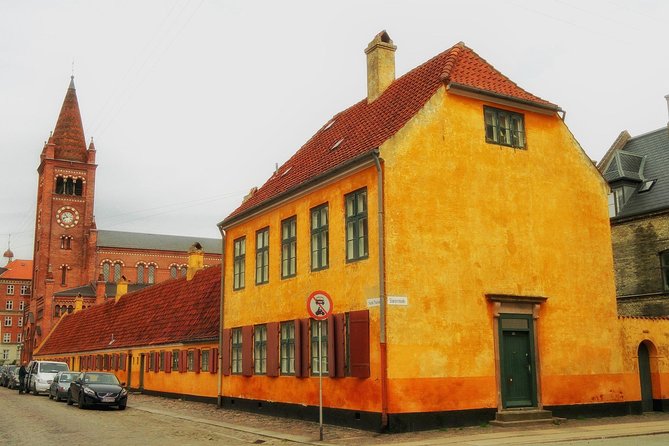 3h Private walking tour, Copenhagen - Christiansborg Palace and the business of government