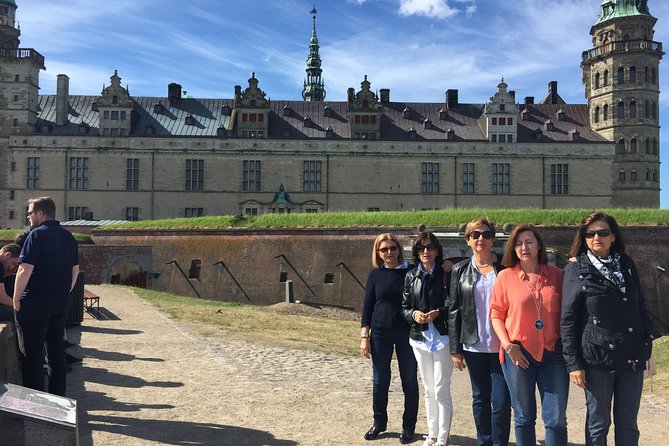 a day at North Zealand Castle Tour - Guide style and language