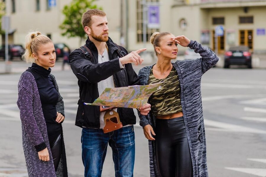 Aalborg: Express Walk with a Local in 60 minutes - Small groups, private options, and guide style