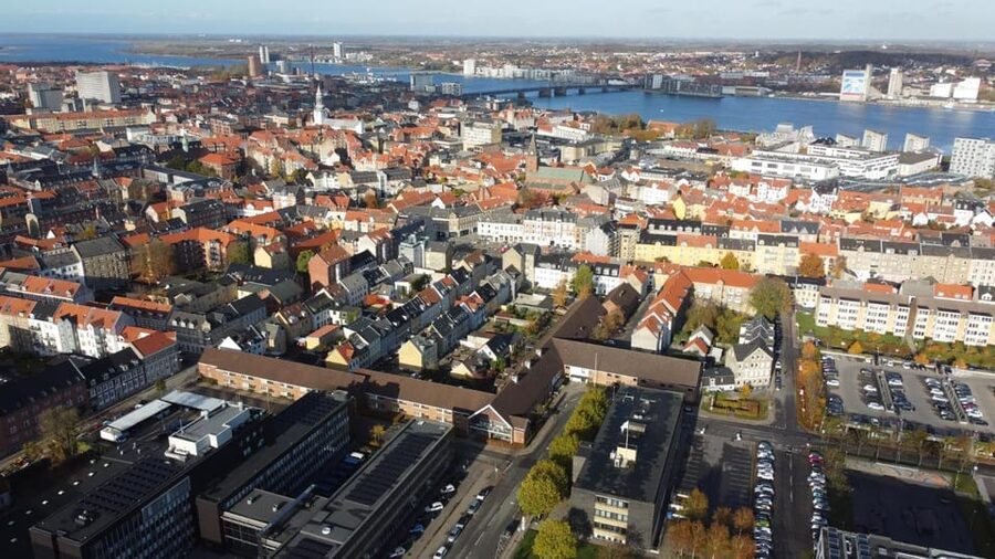 Aalborg: Express Walk with a Local in 60 minutes - Meeting at Aalborg Historical Museum