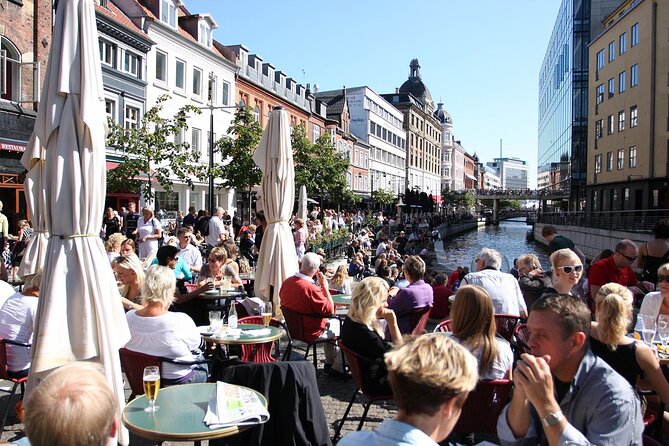 Aarhus Walking Tour: Explore Top Sights & Hidden Gems - Aarhus City Hall and the city’s modern face