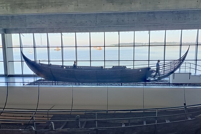 Cathedral ,Viking ships Tour, Palace and Castle (April) - The drive to Roskilde and a royal introduction