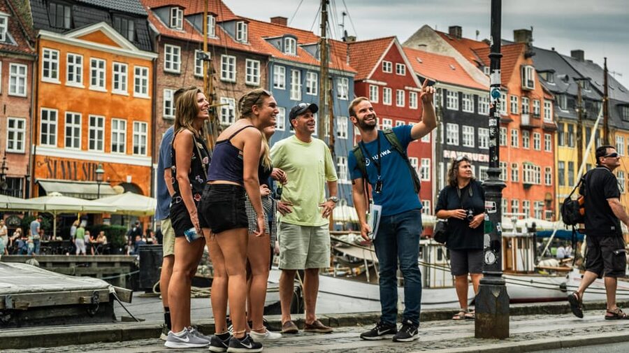 Copenhagen: 1.5-hour Private Walking Tour of Christianshavn - Christianshavns Mound and the district’s military beginning