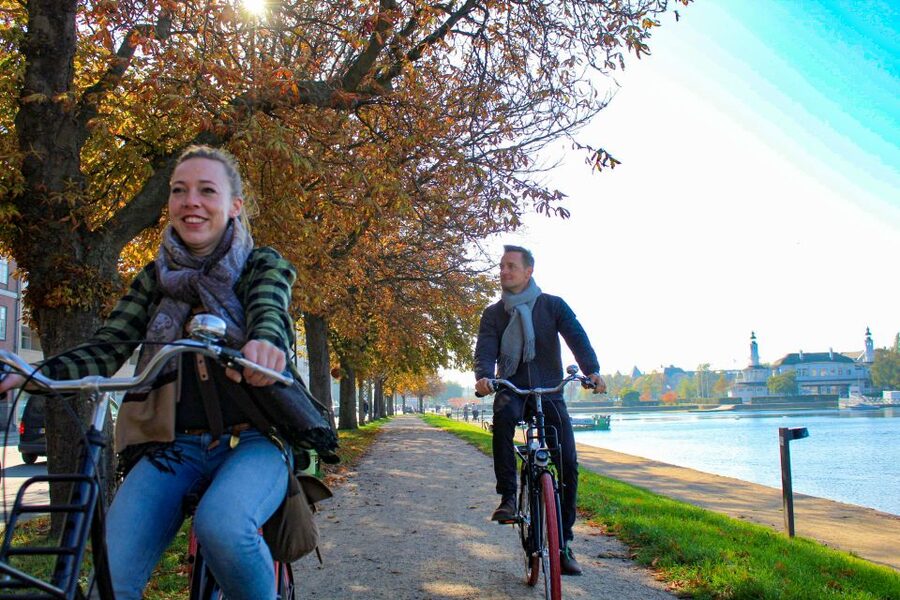 Copenhagen: 2-hour City Highlights Bike Tour - Nyboder and the ride between sights