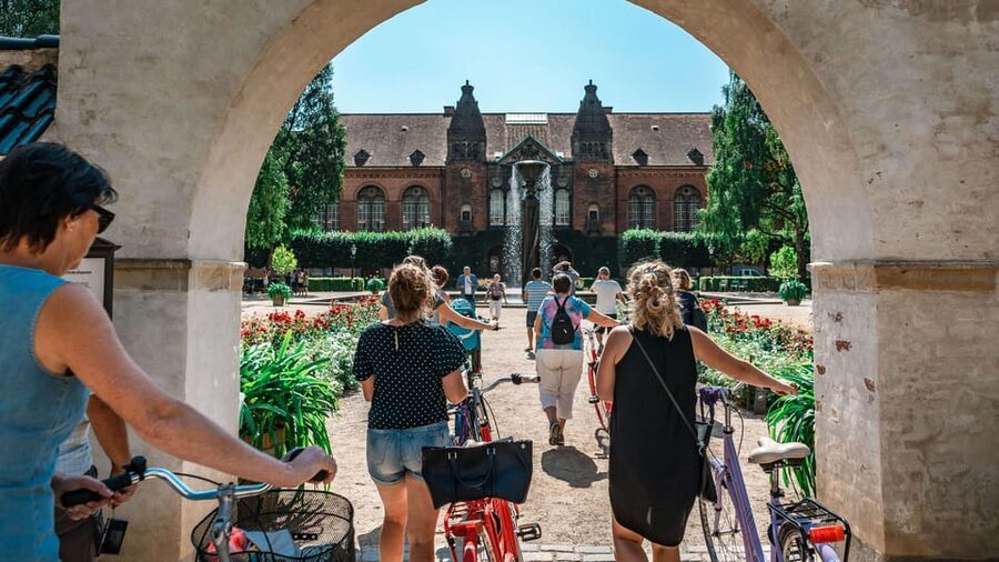 Copenhagen: 3-hour Private Guided Bike Tour - Kastellet and the Little Mermaid