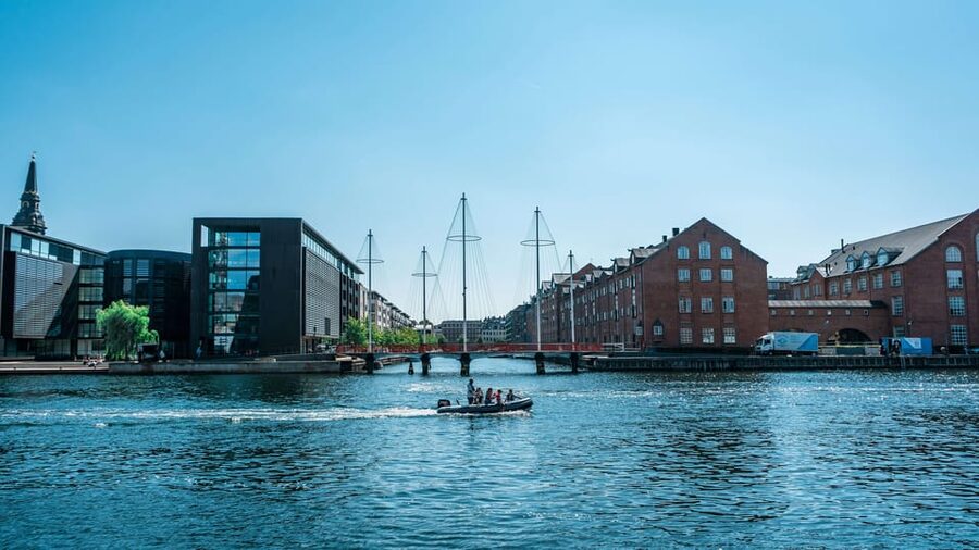 Copenhagen: 3-hour Private Guided Bike Tour - What the $752 price means