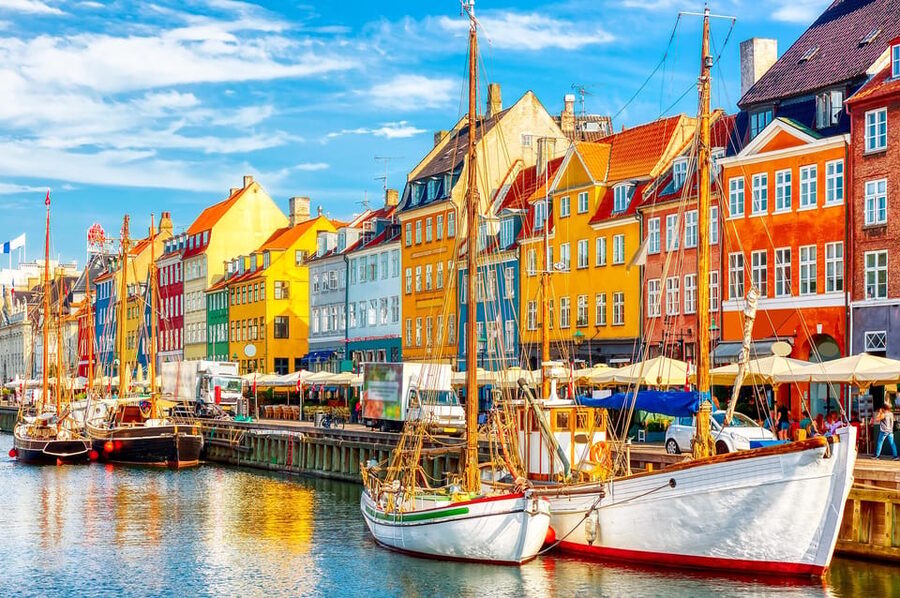 Copenhagen: A guided walk for first-timers in the city - The Black Diamond and a look at modern Copenhagen
