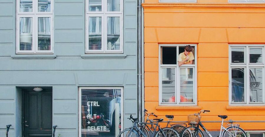 Copenhagen: Capture the most Photogenic Spots with a Local - Seeing Rosenborg Castle from the outside