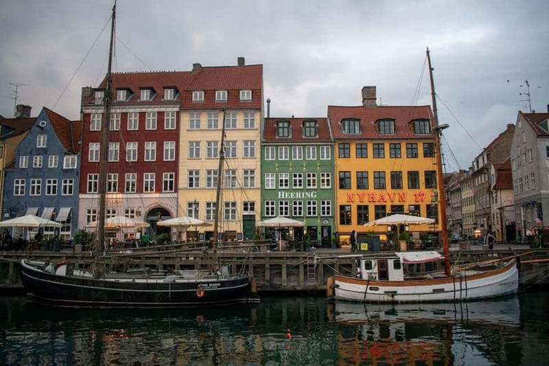 Copenhagen & Christiania : Guided Bike Tour in French - Starting at Copenhagen City Hall