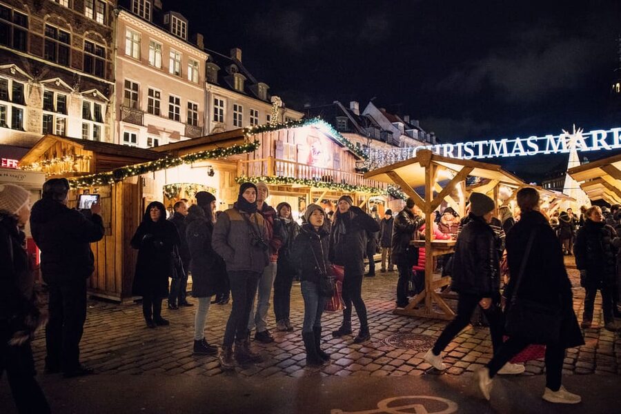 Copenhagen: Christmas Walking Tour with Treats and Drinks - Gløgg and the local Christmas beer