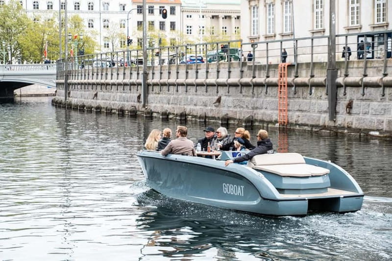 Copenhagen: Electric Canal Tour with Guide and Hot Drink - Christianshavn and the smaller waterways