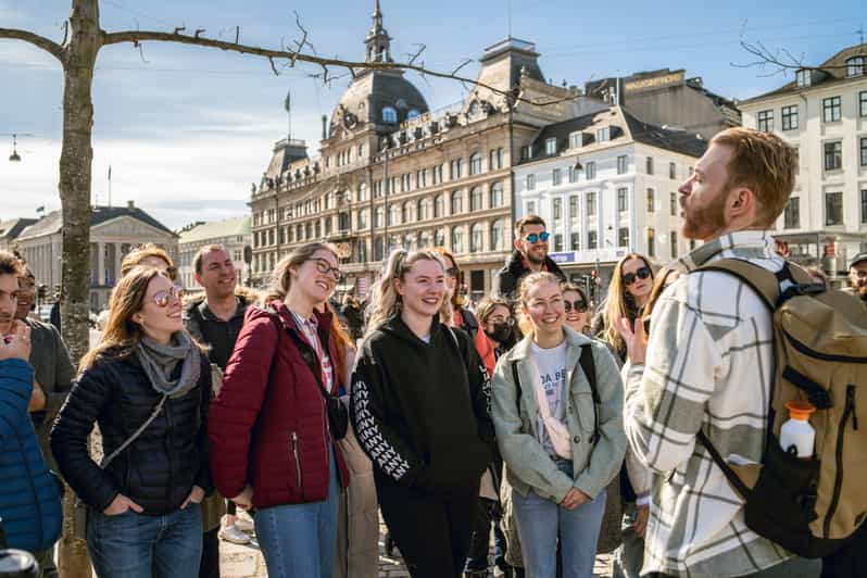 Copenhagen: Group Walking Tour - City Highlights - 2 Hours - Gammel Strand: begin beside Absalon