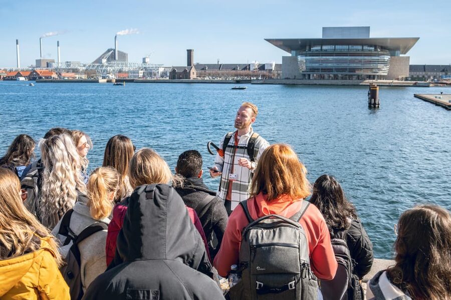 Copenhagen: Group Walking Tour - City Highlights - 2 Hours - Christiansborg and the royal story