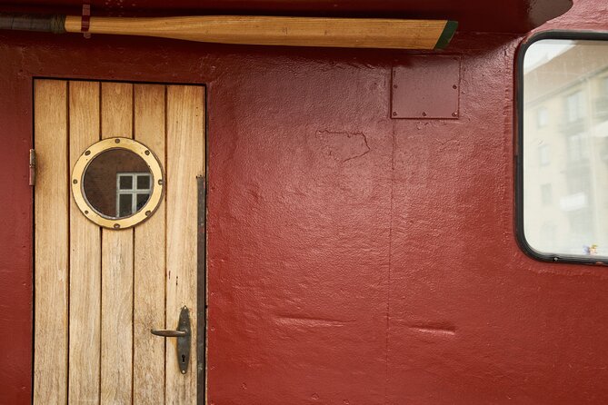 Copenhagen Hidden Gems PhotoWalk tour - Christianshavn & Houseboats - Starting at Christianshavn and finding the quieter corners