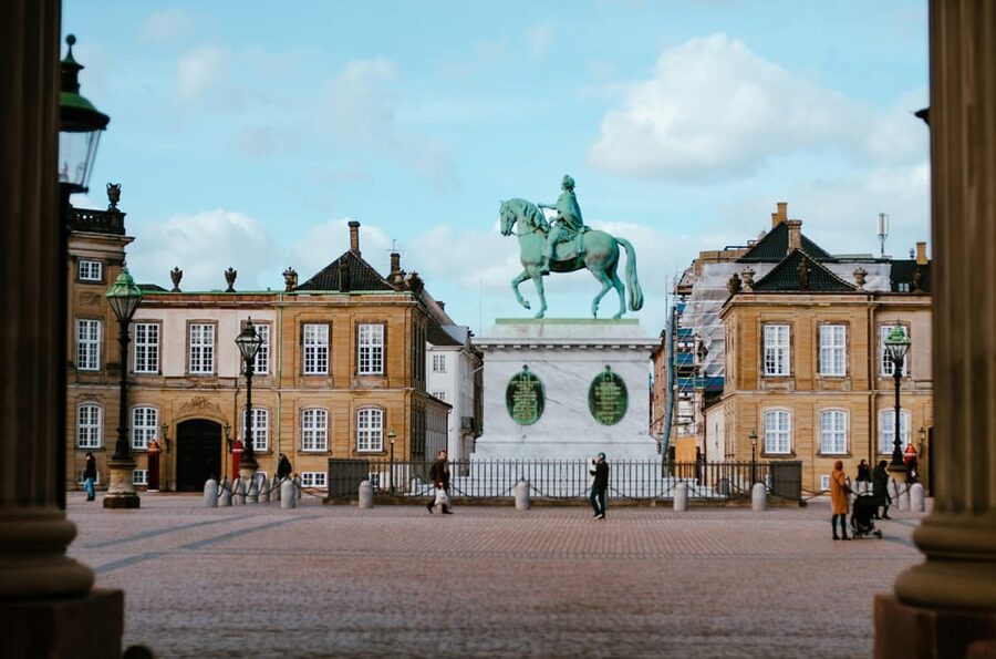 Copenhagen: Hygge & Highlights Walking Tour with Local Guide - Why this walk works as a first look at Copenhagen