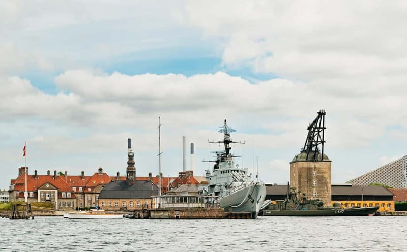 Copenhagen: Old Canals and Hidden Gems Social Boat Tour - Drinks, weather, and comfort