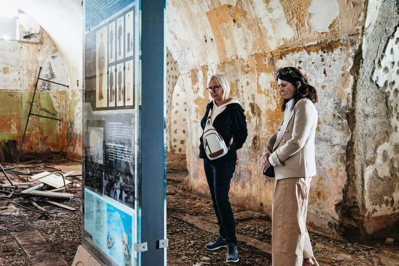 Copenhagen: Old Canals and Hidden Gems Social Boat Tour - Meeting the boat at Ofelia Plads