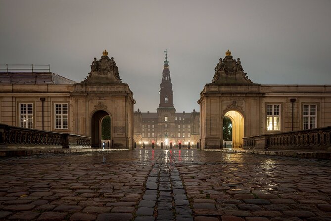 Copenhagen Photography Masterclass - Private Photography Lesson - Gammel Strand and the value of water reflections