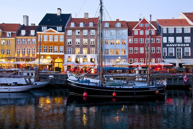 Copenhagen Private Guided tour by Car with Tailorable Itinerary - The Little Mermaid, Copenhagen’s famous pause