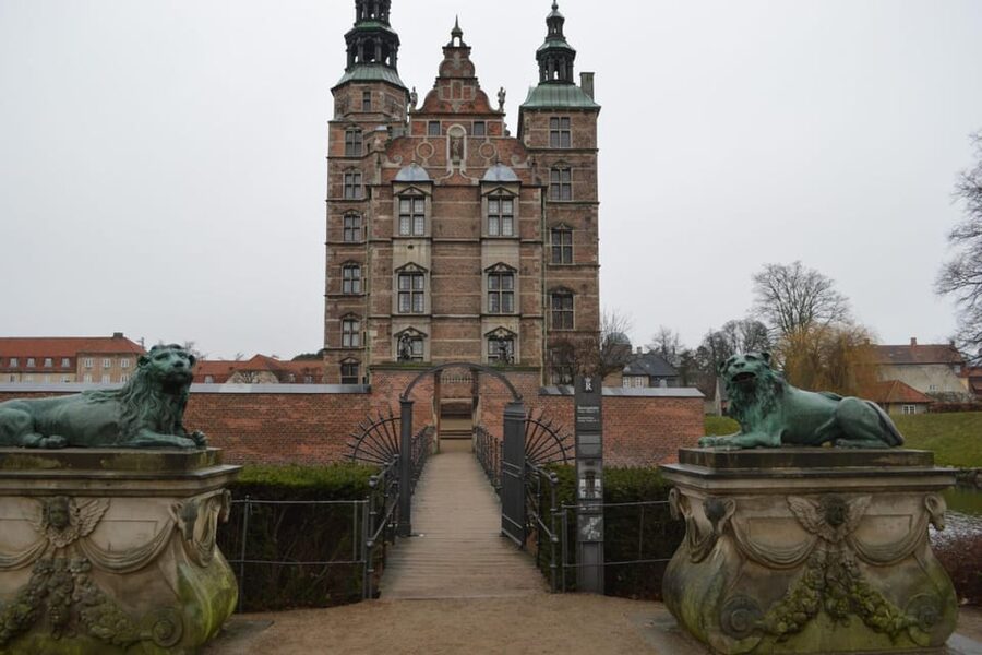 Copenhagen: Rosenborg Castle Tour with Skip-the-Line Ticket - Guide quality matters more than usual