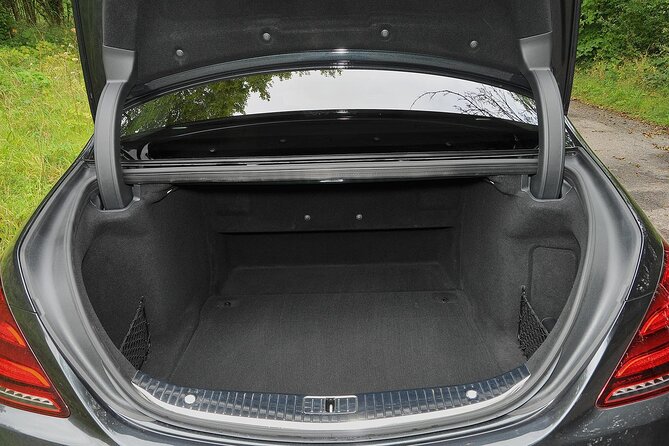 Departure by Luxury Vehicule Copenhagen to Copenhagen airport CPH - Who should book this service?