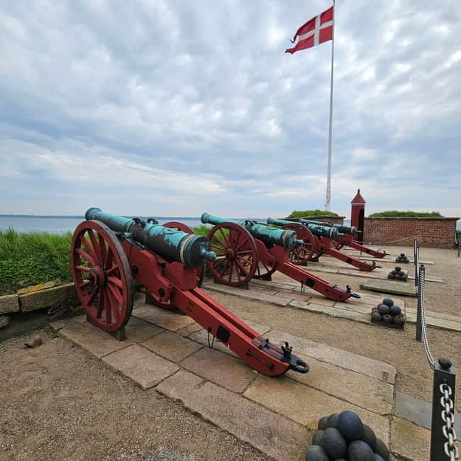 Easy Pace Tour of Kronborg Castle and Frederiksborg Palace - Lunch and Free Time in Hillerød