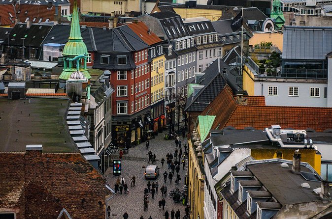 Explore Copenhagen in 60 minutes with a Local - Ending at Magasin du Nord