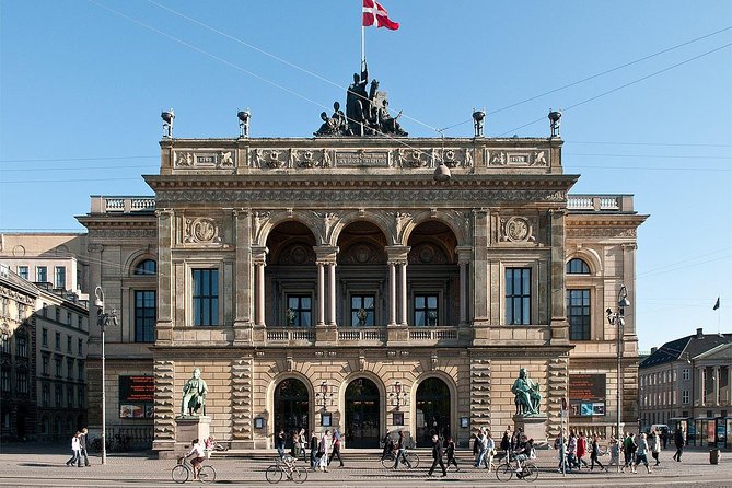 Explore Copenhagen: Self-Guided Audio Tour - Amalienborg and the modern Danish royal family