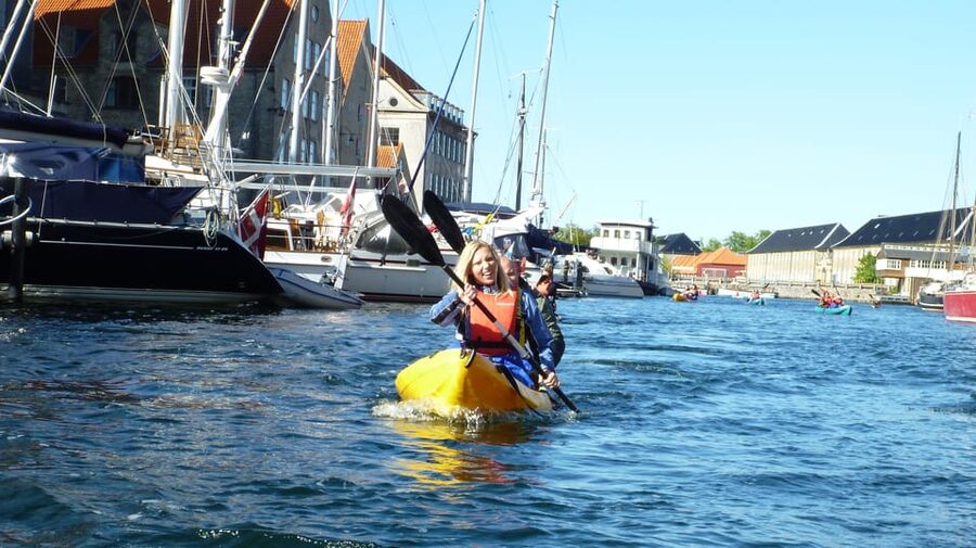 Kayak Tour in Copenhagen Harbor - June, July and August - Slotsholmen, Gammel Strand, and Christiansborg