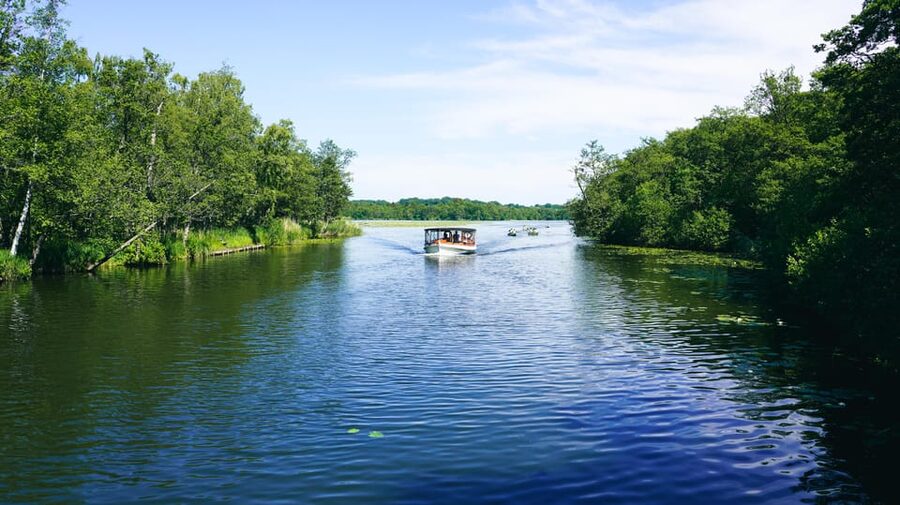 Lyngby & Bagsværd Lake: Baadfarten Boat Ride - Riding the full circuit without getting off
