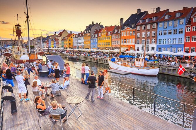 Private Copenhagen Walking and Boating Tour - Amalienborg and the Little Mermaid