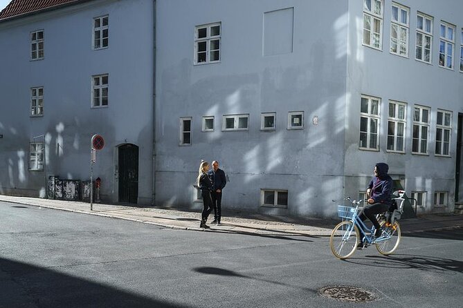 Private Photography Workshop in Copenhagen - City Hall: candid moments in an open square