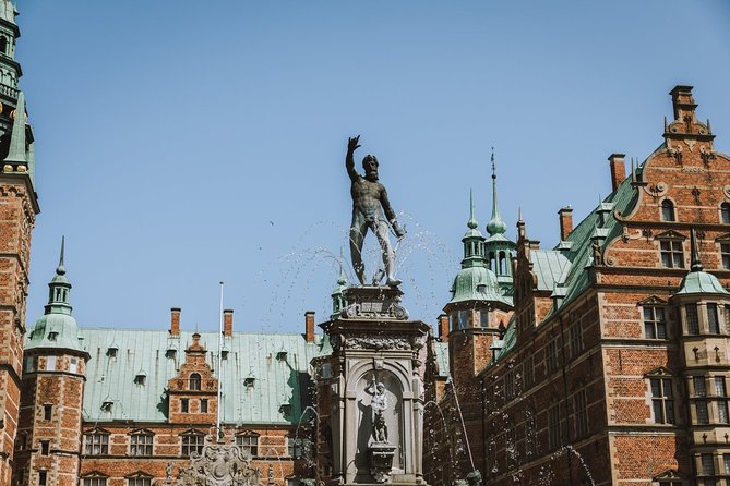 Private Tour to Frederiksborg Castle - Arrival at the castle on the lake
