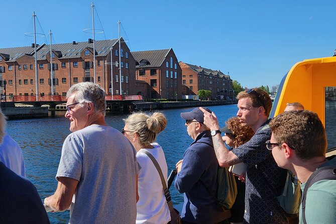 Private Walk & Canal Tour: Highlights + Changing of the Guards - From Central Station to Tivoli and the Glyptotek
