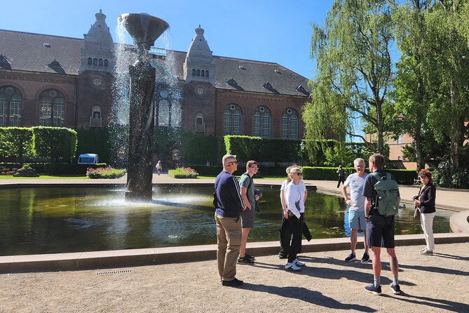 Private Walk & Canal Tour: Highlights + Changing of the Guards - Choosing the right departure for the guard ceremony