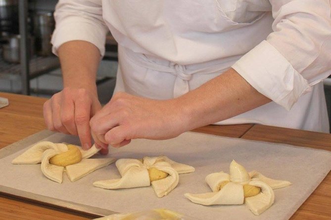 The Art of Baking Danish Pastry - Coffee, tea, and the box problem