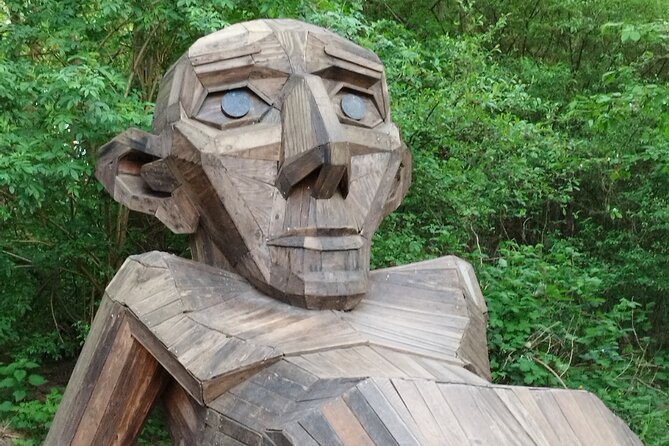 The Six Forgotten Giants Trolls Hunt with Minibus - Stop three: Oscar under the bridge in Ishøj