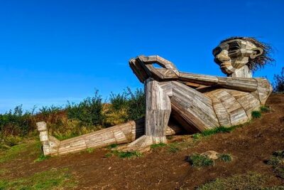 The Six Forgotten Giants Trolls Hunt with Minibus