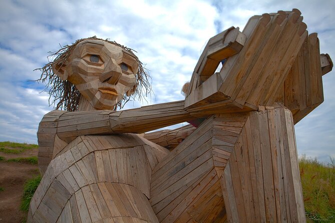 The Six Forgotten Giants Trolls Hunt with Minibus - Stop five: Teddy Friendly in Taastrup