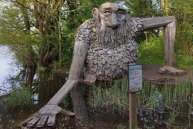 The Six Forgotten Giants Trolls Hunt with Minibus - Stop six: Thomas on the Mountain in Albertslund
