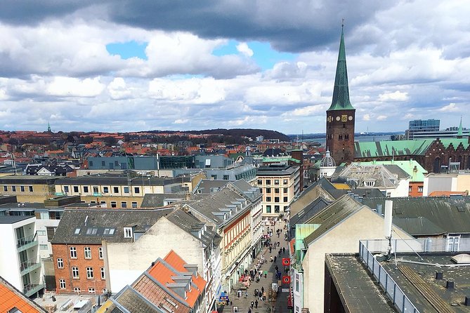 Time travel in Aarhus - Meeting your guide at Dokk1