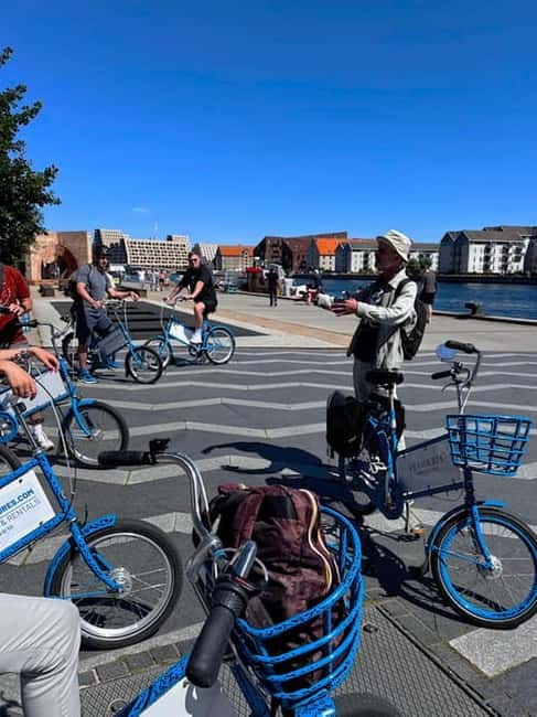 Urban Design and Livability E-bike Tour - From historic landmarks to modern developments