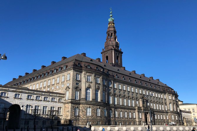 Walking tour - Copenhagen Old Town & Tivoli Park included - Rosenborg Castle and the royal setting